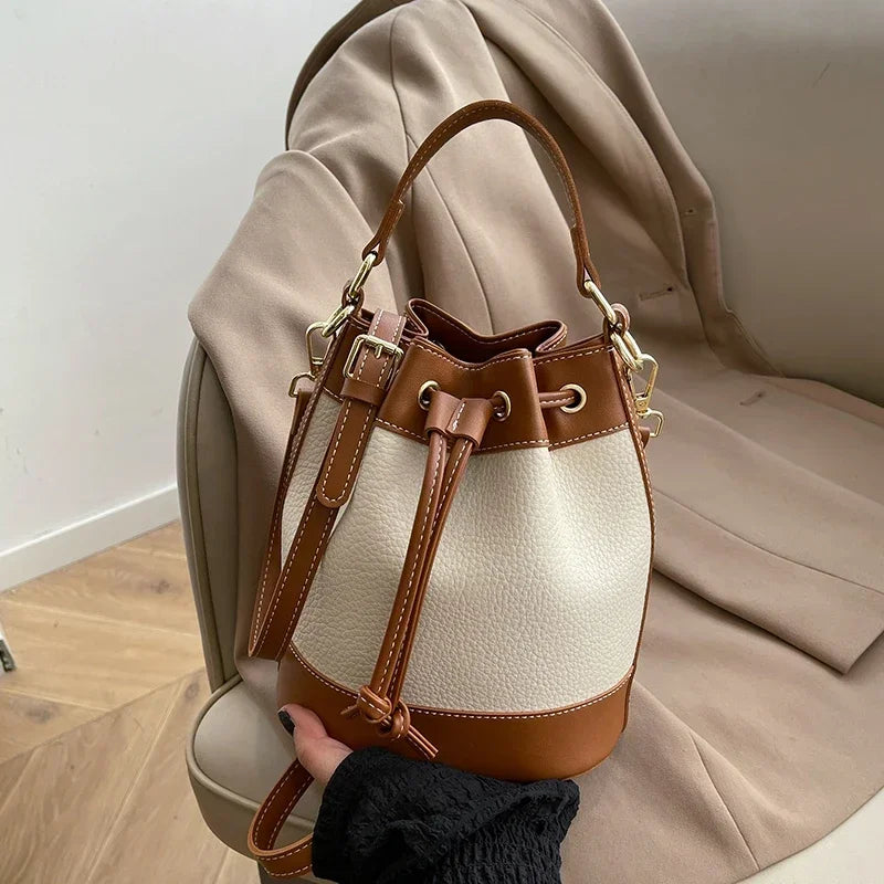 Popular Niche Design Bags for Women This Year 2025 New Fashionable and Versatile Crossbody Bags, Commuting Hand-Held Bucket Bags
