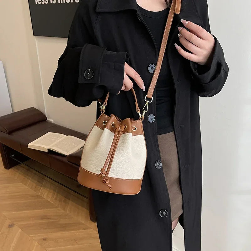 Popular Niche Design Bags for Women This Year 2025 New Fashionable and Versatile Crossbody Bags, Commuting Hand-Held Bucket Bags